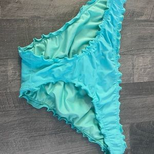 Scrunch bikini bottoms